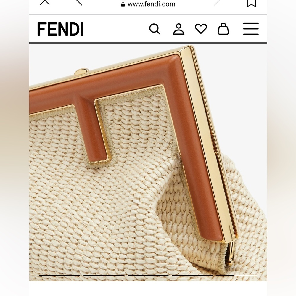 AUTHENTIC FENDI First Small
Natural straw bag - Picture 11 of 17
